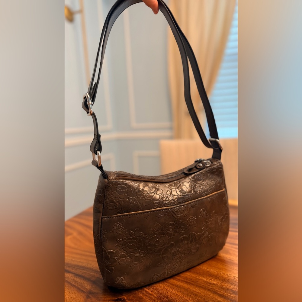 Giani Bernini Brown Embossed Leather Shoulder Bag - Picture 4 of 12